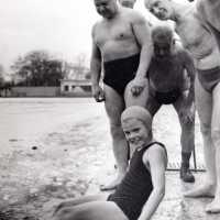 Elizabeth Takes an Icy Dip