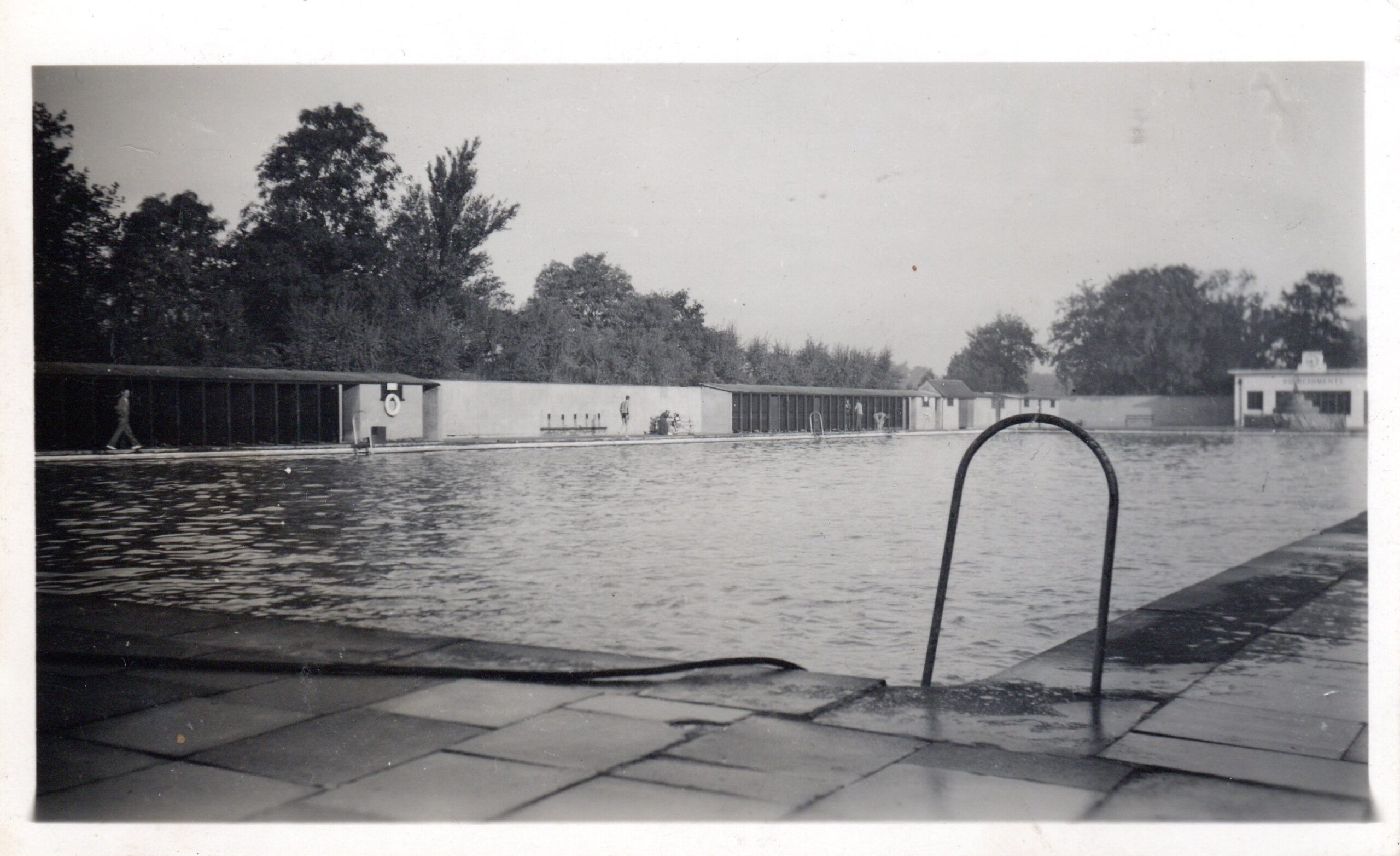 View of Tooting Bec Lido, 1950